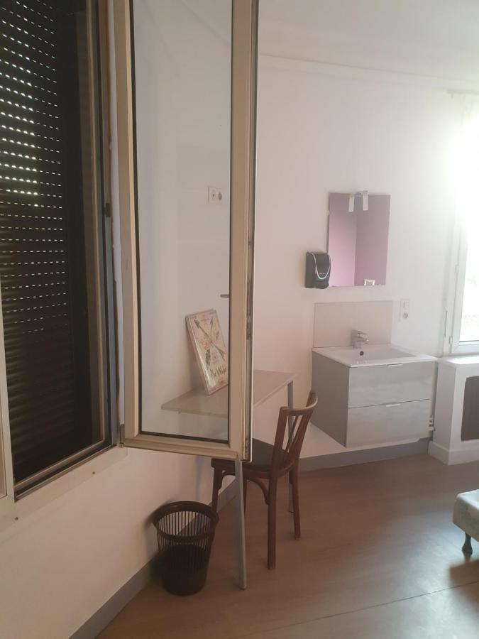 Hotel Aux Bons Amis Реймс Экстерьер фото